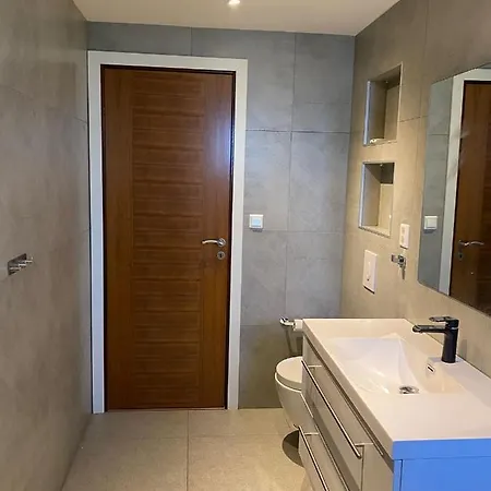 Moderne Med Panorama Utsikt *