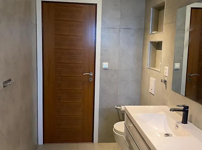 Moderne Med Panorama Utsikt *